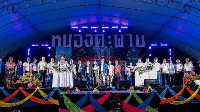 สามารถเข้าชมภาพงานมังคุดหวานหนองตะพานได้ที่นี่ครับ